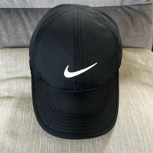 Nike Women’s Featherlight Running Cap